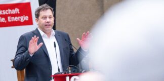 «Wir brauchen nun wirklich keine Tipps von Donald Trump», sagt SPD-Chef Lars Klingbeil. 