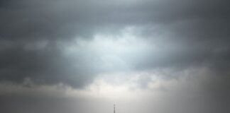 Nach einem schönen, sonnigen Start in den Mai ziehen nun Wolken über NRW auf. (Symbolbild) 