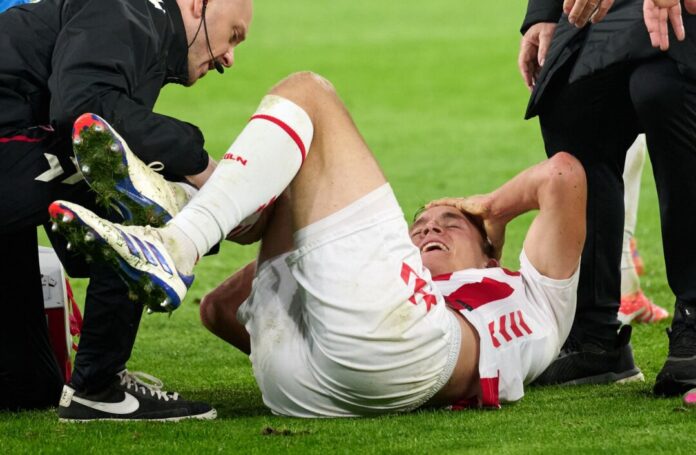 Timo Hübers Trotz einer schweren Verletzung setzt der FC weiter auf Timo Hübers. (Archivbild)