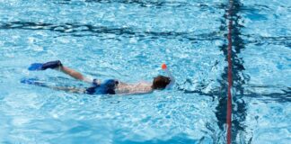 Endlich wieder draußen baden: Viele Schwimmer haben dem Beginn der Freibad-Saison entgegengefiebert. (Archivbild)