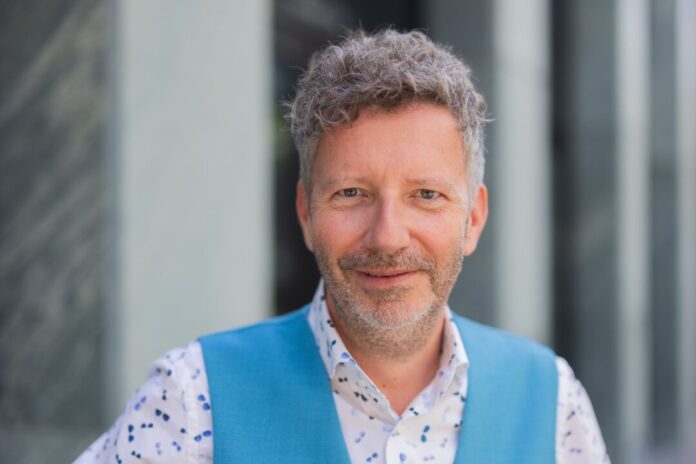 ESC-Kommentator Thorsten Schorn Thorsten Schorn traut Sarah Engels beim ESC einen starken Auftritt zu.