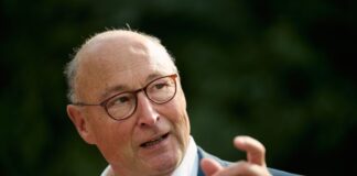 Kritik an Millionen-Abfindung für Vonovia-Ex-Chef Die hohen Abfindungszahlungen an den früheren Vonovia-Chef Rolf Buch stoßen bei Aktionärsvertretern auf Kritik. (Archivbild)