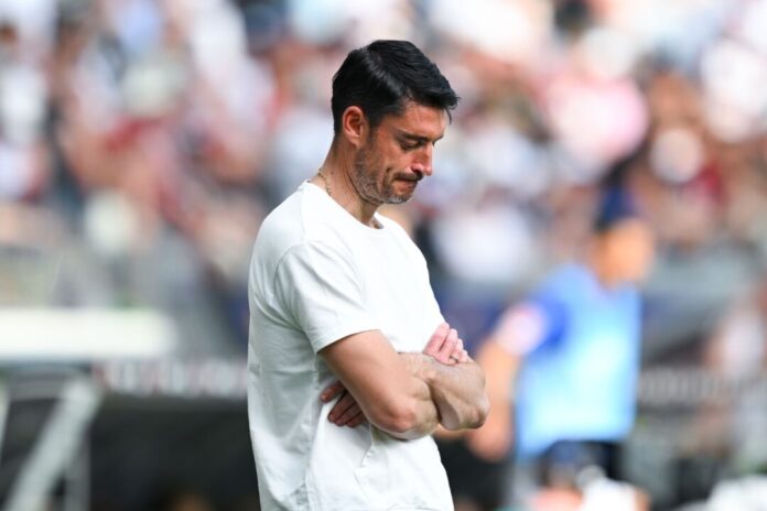 Albert Riera Albert Riera droht spätestens nach dem Saisonende das Aus als Coach von Eintracht Frankfurt. (Archivbild)
