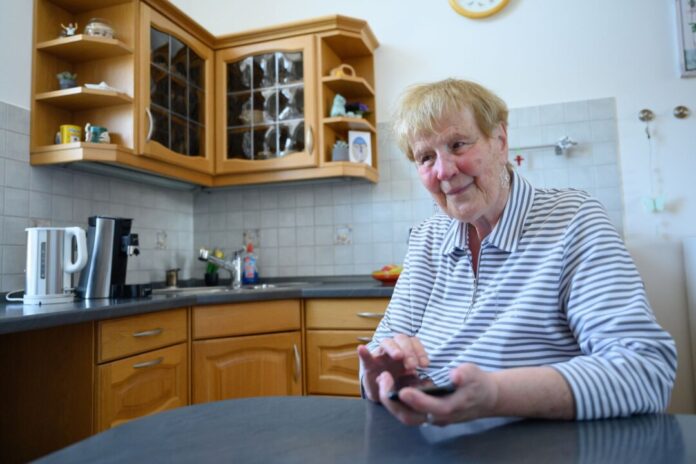 Blinde Patientin Renate S. Renate S. fühlt sich aufgrund ihrer Behinderung diskriminiert.
