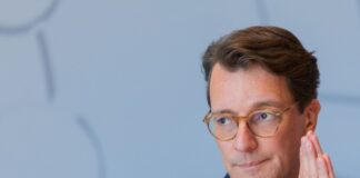 Ministerpräsident Hendrik Wüst (CDU) hatte im Dezember zum traditionellen Adventskonzert geladen (Archivbild)