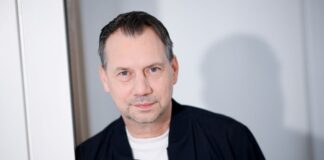 Fitzek, Juli Zeh und Campino für Bucherfolge ausgezeichnet Fitzeks «Der Nachbar» war nach Angaben von Media Control das meistverkaufte gebundene Buch des Jahres 2025. (Archivbild)