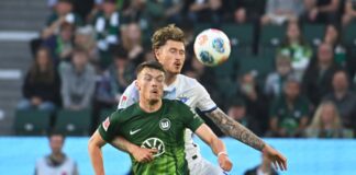 Nur 0:0 gegen Paderborn: Wolfsburg muss weiter zittern Calvin Brackelmann vom SC Paderborn und der Wolfsburger Dzenan Pejcinovic (vorne) im Zweikampf.