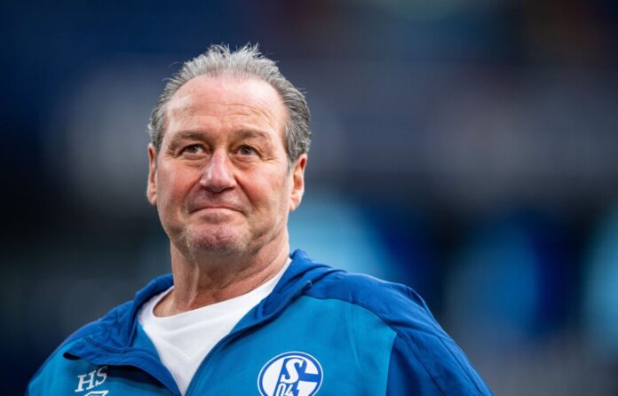 Ex-Schalke-Trainer Huub Stevens Huub Stevens war mehrfach und insgesamt gut sieben Jahre Trainer des FC Schalke 04 (Archivbild).
