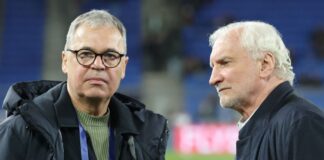 Deutsche Fußballer bekämen bei WM-Titelgewinn Rekordprämie DFB-Geschäftsführer Andreas Rettig (links) und Sportdirektor Rudi Völler (Archivbild).