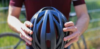 Stichprobe: Anteil der Radfahrer mit Helm geht wieder zurück Nach Beobachtungen der Bundesanstalt für Straßen- und Verkehrswesen (Bast) ist der Anteil der Fahrradfahrer mit Helm nach einem langfristigen Aufwärtstrend zurückgegangen. (Symbolbild)