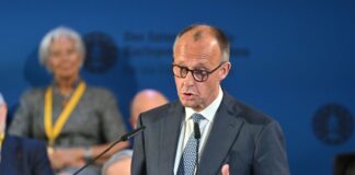 Merz: Europa muss «eine Macht werden» Bundeskanzler Friedrich Merz (CDU) hat bei der Karlspreis-Verleihung in Aachen Reformen angemahnt.