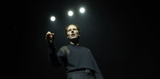 Christopher Heisler erhielt den Aalto-Bühnenpreis Christopher Heisler als Hamlet in Hamlet/Ophelia" nach William Shakespeare. Foto: Nils Heck