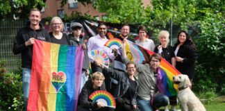 Ein ganzes Bündnis unterm Regenbogen. Foto: Achim Blazy