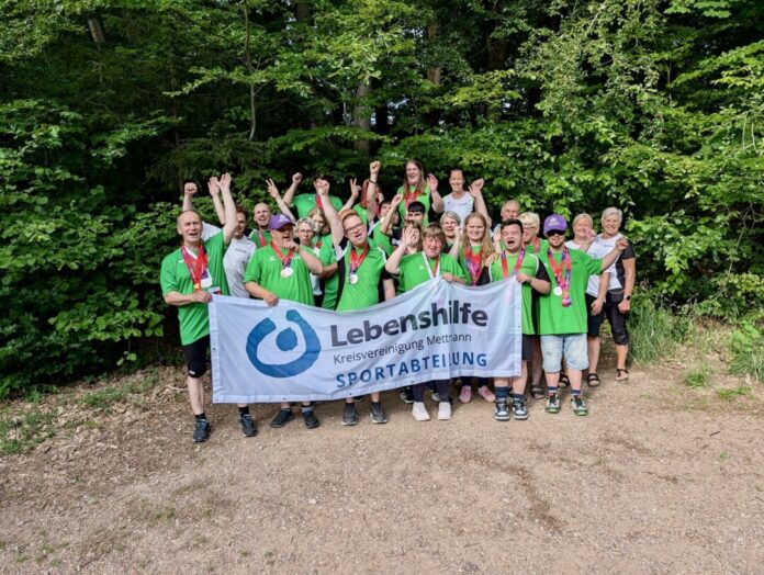 1_Lebenshilfe_Gruppenbild Das Team der Lebenshilfe Kreisvereinigung Mettmann im Saarland. Foto: Lebenshilfe Kreisvereinigung Mettmann