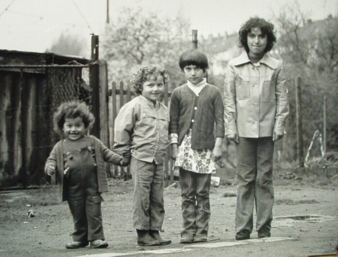 2026-06-17Spurensuche Kinder „Gastarbeiter“ und ihre Kinder im Ratingen der 70er Jahre. Fotos aus der Ausstellung „Spurensuche“, Franz Naber und Michael Höver. Foto: Stadt Ratingen