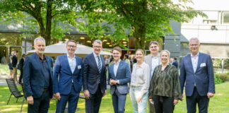 Stadtspitzen und Wirtschaft setzen auf Zusammenarbeit im Bergischen Der Austausch über Wirtschaftsthemen stand im Mittelpunkt. Foto: Ahmann & Schlieker GbR