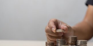 Pfändungsfreibetrag: Der 1. Juli bringt wichtige Änderung Wer Schulden hat und gepfändet wird, hat bald mehr Geld zur Verfügung. Betroffene müssen teils aber selbst aktiv werden, rät die Verbraucherzentrale NRW. Foto: VZ NRW/adpic