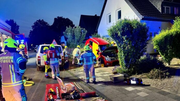 (C)Feuerwehr Ratingen Der Unfall in Ratingen. Foto: Feuerwehr Ratingen