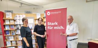 Politischer Besuch bei Velberts Verbraucherschützern Der CDU-Landtagsabgeordnete Martin Sträßer im Austausch mit Verbraucherberaterin, Sabine Klischat-Tilly (Mitte), und Petra Maier, Leiterin der Gruppe "Verbraucherbildung und Ehrenamt" der Verbraucherzentrale NRW. Foto: Büro Martin Sträßer