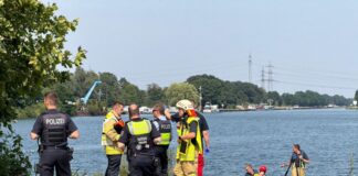 Sechsjähriger beim Spielen am Rhein-Herne-Kanal ertrunken Der sechsjährige Junge starb noch vor Ort.