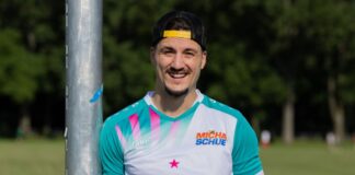 Ballermann statt Bundesliga: Michael Schüler singt WM-Song Micha Schue tritt im Bierkönig in seinem eigenen Trikot auf.