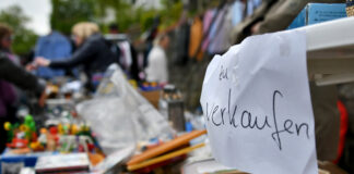 Velbert: Trödelmarkt der Kolpingsfamilie rund um St. Nikolaus