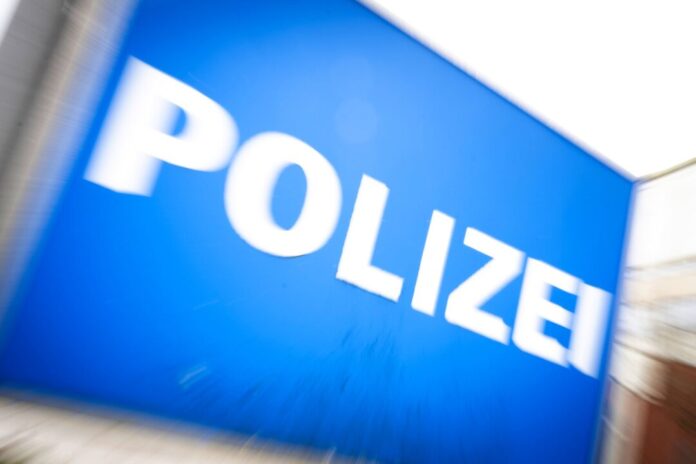 Polizei Symbolbild Die Polizei sucht nach Zeugen. (Symbolbild)