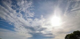 NRW stehen heiße Tage bevor – mit Regen und Gewitter Die nächsten Tage werden warm, aber auch regnerisch.