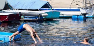 Hitzewelle hält an – bis zu 39 Grad am Mittwoch Bei der Hitze hilft nur eine Abkühlung im Wasser.