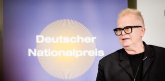 Herbert Grönemeyer kritisiert Politik für Sprachlosigkeit Herbert Grönemeyer wurde mit dem Deutschen Nationalpreis ausgezeichnet.