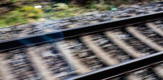 Passagiere aus Zug mit defekter Klimaanlage evakuiert Eine Regionalbahn bei Bonn musste wegen einer defekten Klimaanlage evakuiert werden. (Symbolbild)