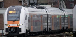 Extremhitze: Betrieb von RRX-Linien pausierte am Nachmittag Der Bahnbetreiber National Express stellt wegen der extremen Hitze am Samstagnachmittag in NRW vorübergehend den Betrieb aller RRX-Linien ein. (Archivbild)