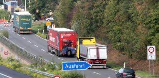 Suche nach Blindgängern: A40 zehn Tage lang voll gesperrt Für die Suche nach Blindgängern aus dem Zweiten Weltkrieg wird die A40 in Mülheim gesperrt. (Archivbild)