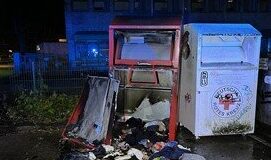 Container in Ratingen in Brand gesetzt: Wer hat Hinweise? Ein Altkleidercontainer wurde in Brand gesetzt. Foto: Polizei