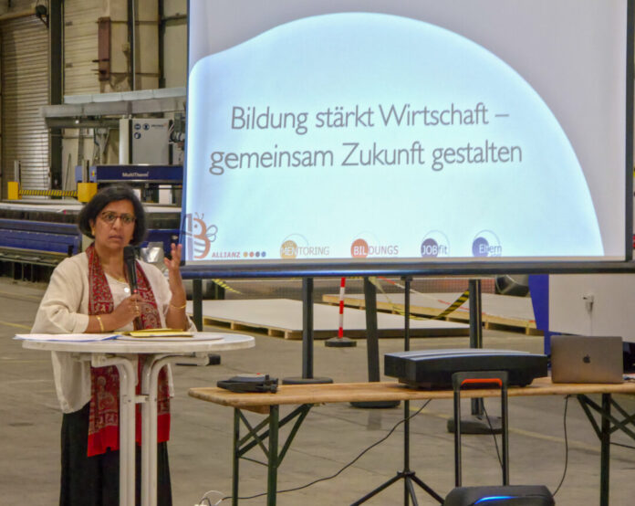 Devasia Demming Maymol Devasia-Demming von der ABL in Ratingen bei einem Vortrag , Bild: Alexander Heinz