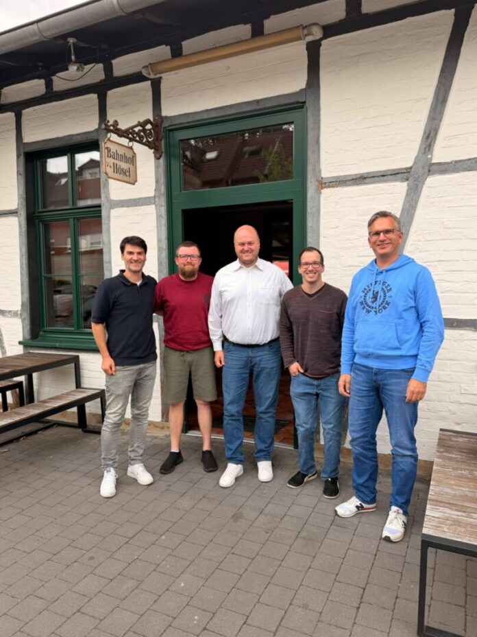 Förderverein SV Hösel SVH Boss Michael Rueber, Bjoern Behrendt, Peter Thomas, Christian Schmitt und Maik Grazikowske, Bild: FV SV Hösel