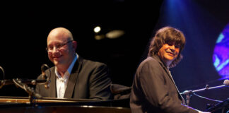 Foto: Jörg Hegemann und Axel Zwingenberger zusammen auf der Bühne. Foto: Veranstalter
