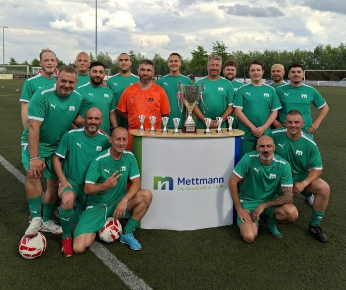 Fußballturnier 2026 Team Stadt Mettmann (3) Das Team ME landet auf dem sechsten Platz. Foto: Kreisstadt Mettmann