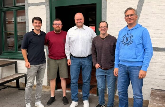 Boss Michael Rueber, Bjoern Behrendt, Peter Thomas, Christian Schmitt und Maik Grazikowske. Foto: privat Boss Michael Rueber, Bjoern Behrendt, Peter Thomas, Christian Schmitt und Maik Grazikowske. Foto: privat