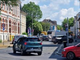 Neue Sperrung, neuer Stau in der Wülfrather Innenstadt – und vor der Autobahn