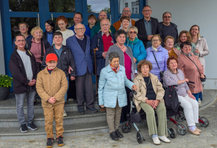 OSLM Besuch Die Besucher des Schalom e.V. vor dem Oberschlesischen Landesmuseum in Hösel, Bild: Alexander Heinz