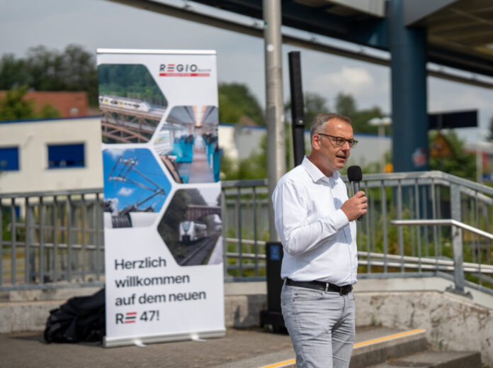 Sonderfahrt-7 Der RE47 kehrt zurück: Das haben die Akteure feierlich verkündet. Foto: Regiobahn