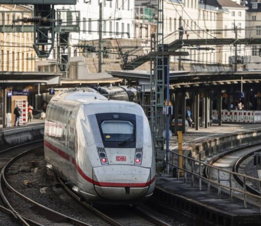 S-Bahn-Strecke zwischen Hagen und Düsseldorf wird gesperrt Bahn saniert Bahnhöfe. (Archivbild)