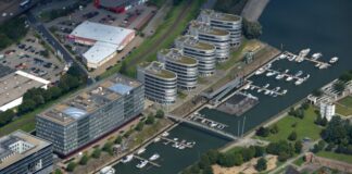 Mann geht in Duisburg in Hafenbecken und stirbt Ein Mann ist im Duisburger Innenhafenbecken ums Leben gekommen. (Symbolfoto)