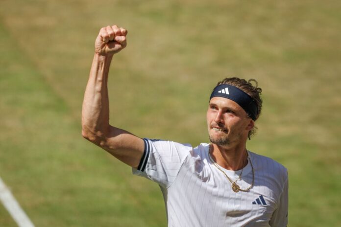 Tennis: ATP-Tour - Halle/Westfalen Alexander Zverev steht beim Rasenturnier in Halle im Halbfinale.