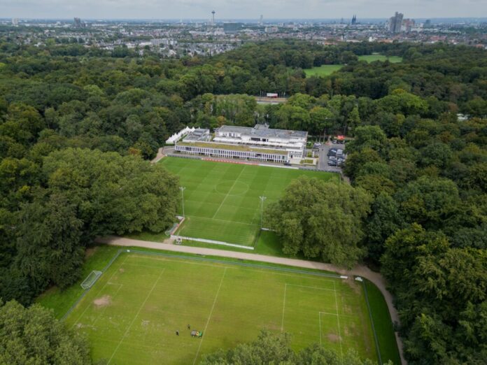 1. FC Köln - Geißbockheim im Grüngürtel Das Geißbockheim im Kölner Grüngürtel soll ausgebaut werden. (Archivbild)