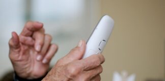 Betrug mit Schockanrufen – Lange Haftstrafen für vier Männer Besonders ältere Menschen sind häufig Ziel von Schockanrufen. (Symbolbild)