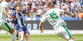 Jungstar Eichhorn verlässt Hertha in Richtung Leverkusen Kennet Eichhorn (Mitte) stieg mit dem Tor gegen Fürth zum jüngsten Torschützen der 2. Liga auf. (Archivbild)