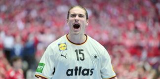 Warum ein Deutscher deutsche Titelträume zerstören kann Könnte mit Aalborg den größten Titel seiner Karriere gewinnen: Juri Knorr. (Archivbild)