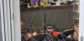 Erneuter Angriff mit Brandsatz auf Eisdiele in Köln Die Feuerwehr musste in der Nacht auf Mittwoch erneut zu einem Brand in der Eisdiele in Raderberg ausrücken.